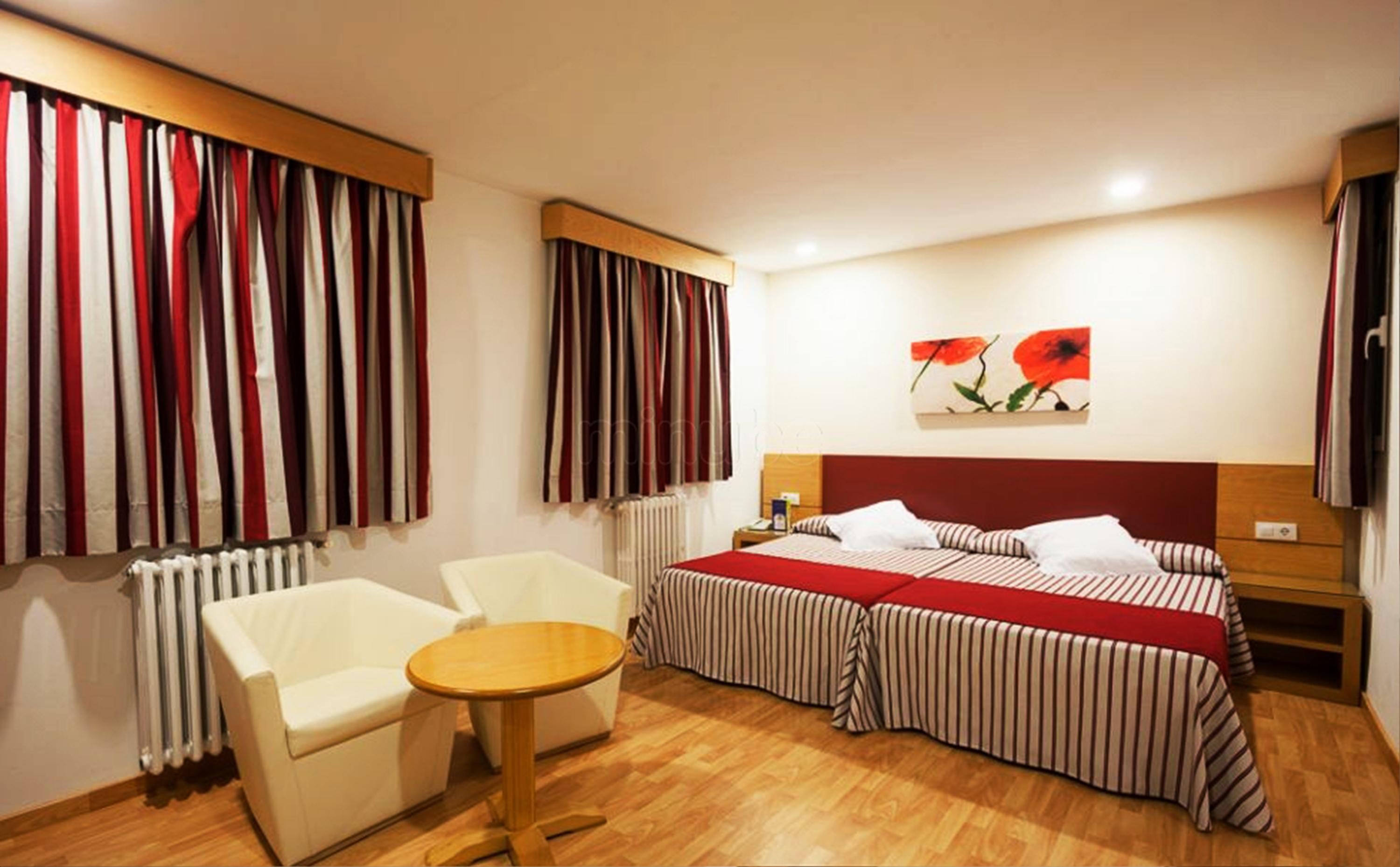Hotel Amic Colon Palma de Maiorca Quarto foto